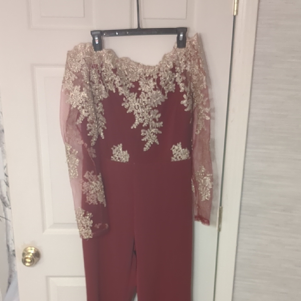 Chic Red Lace Jumpsuit